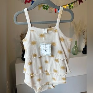 Kate Quinn sun print NWT